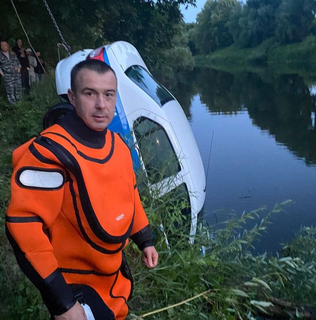 Из Анграпы в районе Черняховска спасатели выловили автомобиль (фото) -  Новости Калининграда