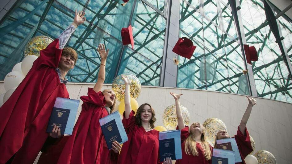 1000 выпускников Западного филиала Президентской академии получили дипломы - Новости Калининграда
