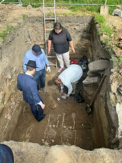 Захоронение найденных во время раскопок останков  | Фото предоставил раввин Давид Шведик