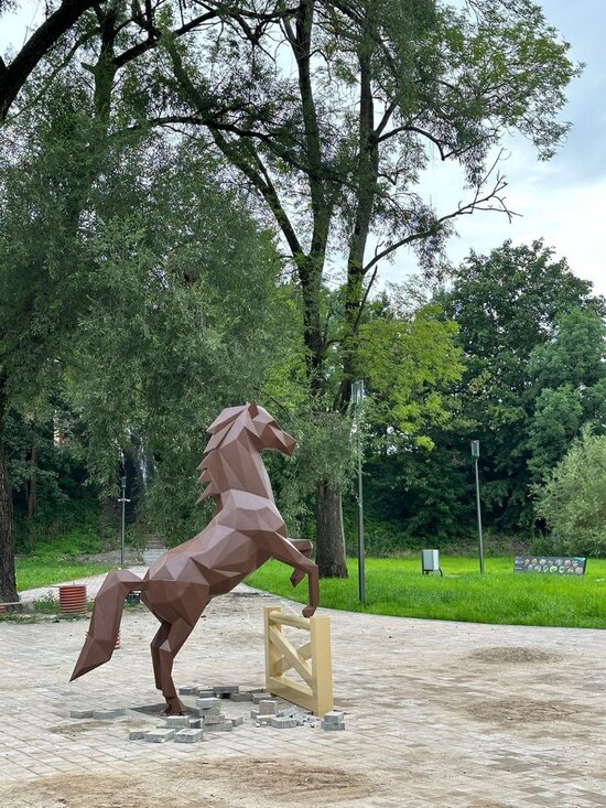 Арт-объект в Городской долине Черняховска  | Фото: Сергей Булычев/«Телеграм»