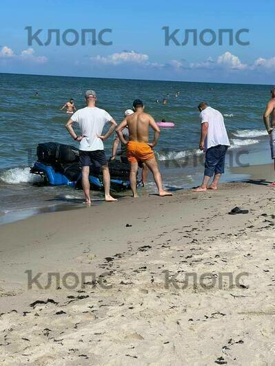 В Сокольниках пляжники гоняли на квадроцикле и утопили его в море (фото) - Новости Калининграда | Фото: Очевидец