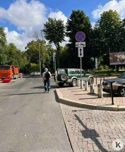 Для автомобилистов изменили схему движения, а пешеходам усложнили жизнь: как идёт ремонт Юношеской и Гаражной в Калининграде (фоторепортаж) - Новости Калининграда | Фото: «Клопс»