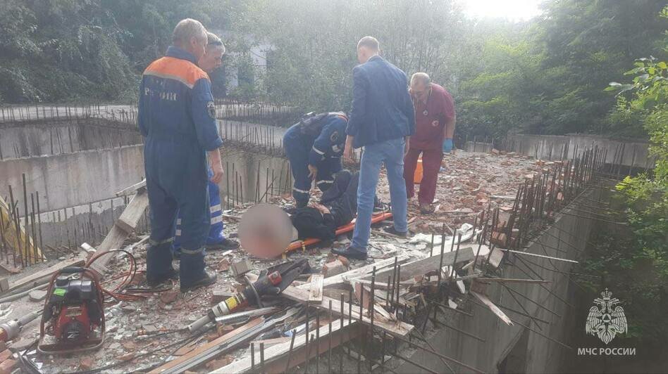 Покалечившийся в Балтийске школьник пил с друзьями абсент, купленный незнакомцем - Новости Калининграда | Фото: пресс-служба МЧС по Калининградской области