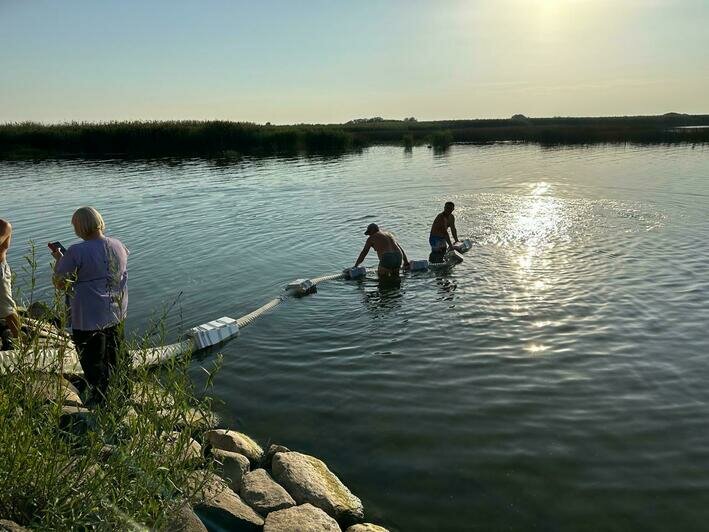 Выпуск молоди в Куршский залив | Фото предоставлено Ильёй Фроловым