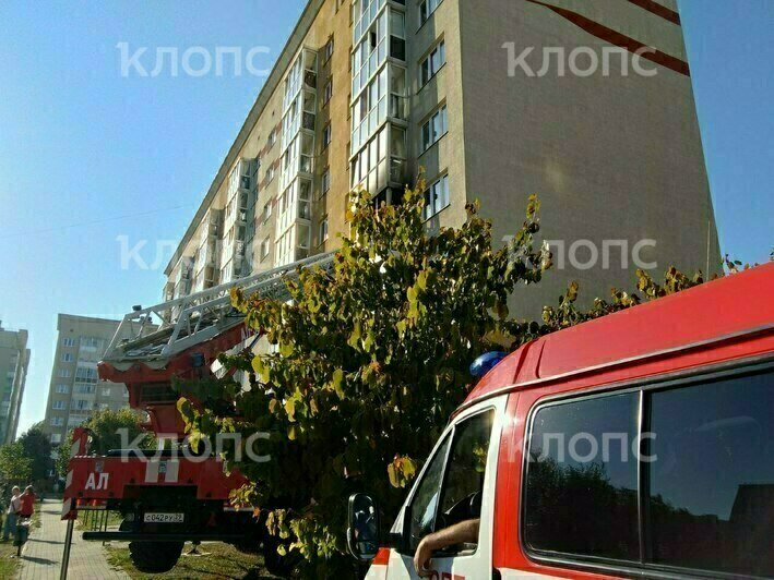 Вспыхнули вещи на балконе: на Левитана произошёл пожар в многоэтажке (фото, видео) - Новости Калининграда | Фото: очевидец