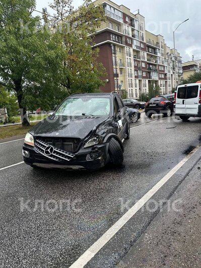 В Калининграде на Горького столкнулись рейсовый автобус, «микрик» и легковушка (фото) - Новости Калининграда | Фото: очевидец 