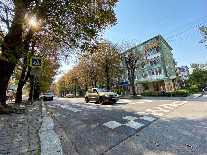 В Калининграде на опасном перекрёстке в центре города, где сбили ребёнка, сделали приподнятый переход (фото)    - Новости Калининграда | Фото: «Клопс»