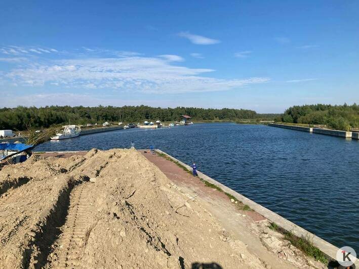 В Зеленоградске снесли фундамент недостроенной марины на Тростянке (фото, видео)  - Новости Калининграда | Фото: «Клопс»