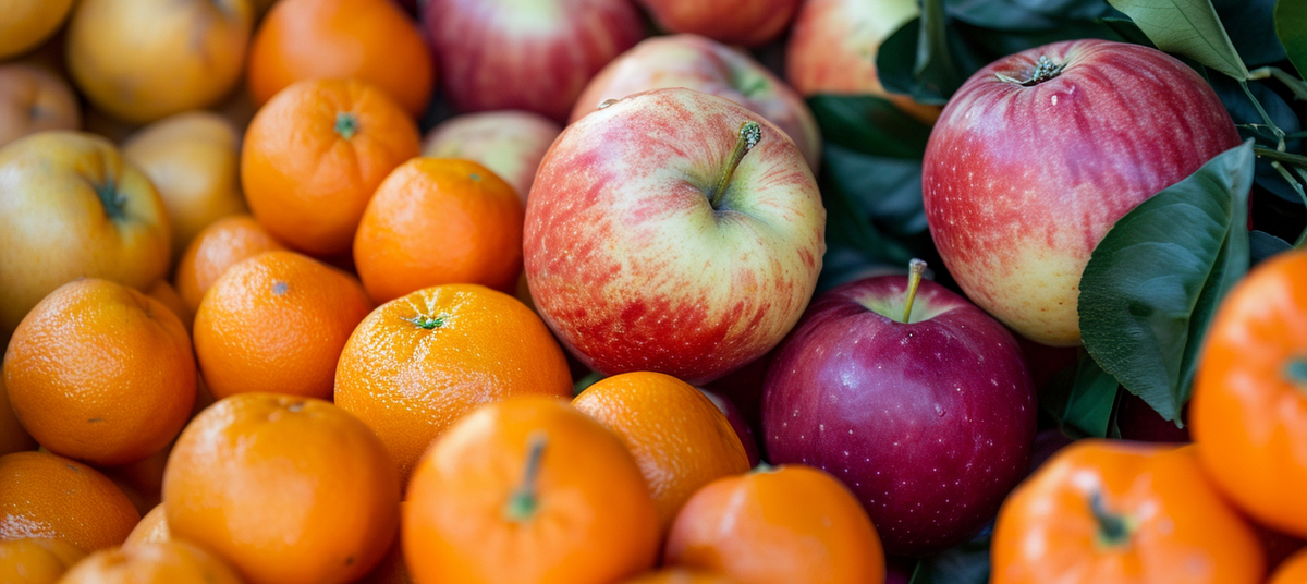 Яблоки, киви и мандарины: какие фрукты вызывают брожение и боли в животе