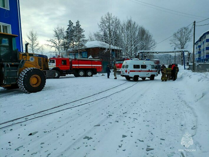 В Якутии произошёл взрыв газа в многоквартирном жилом доме, есть пострадавшие (фото) - Новости Калининграда | Фото: пресс-служба МЧС Республики Саха