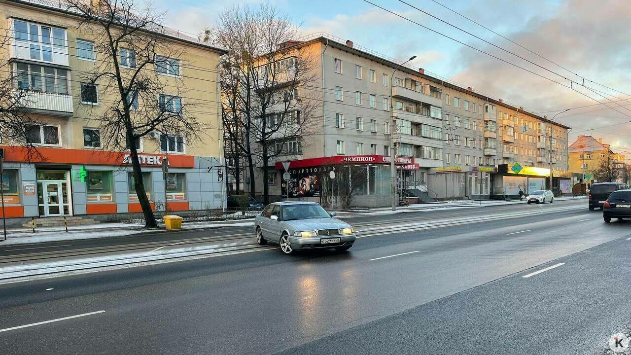 На Советском проспекте водителям разрешили разворачиваться возле школы №43  (фото) - Новости Калининграда