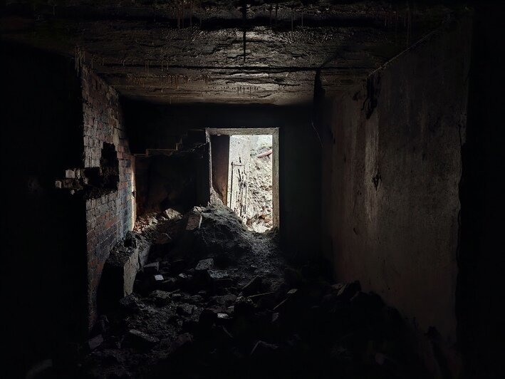 На острове Канта в Калининграде обнаружили таинственное подземелье с решётками (фото) - Новости Калининграда | Фото: Женяй Огонь