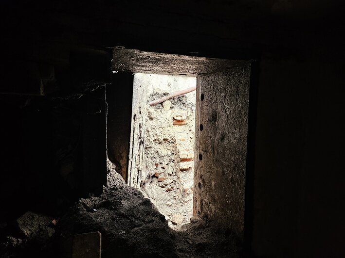 На острове Канта в Калининграде обнаружили таинственное подземелье с решётками (фото) - Новости Калининграда | Фото: Женяй Огонь