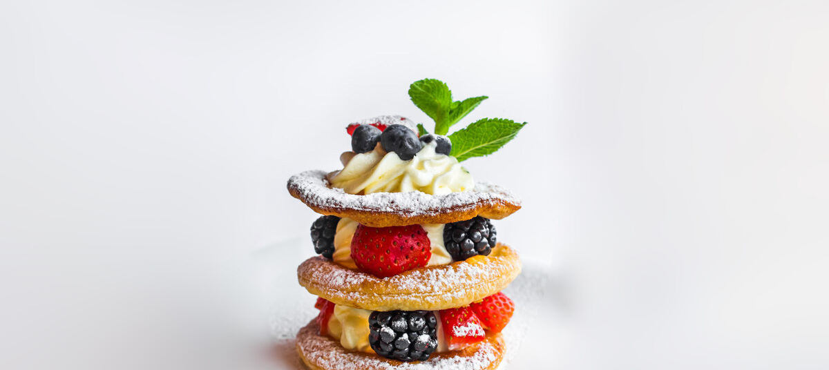 медовый десерт. калининград театральная улица 30 желатерия италия. десерты калининград. калининградский десерт. премиум десерты.