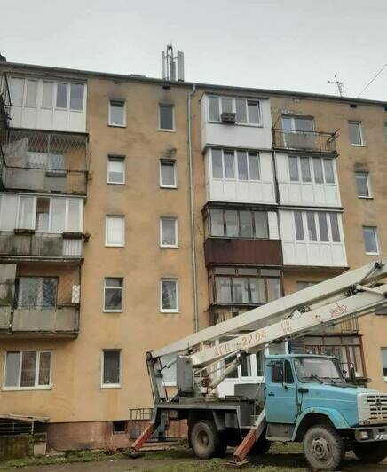 Установка вышки сотовой связи на крышу дома ул. Невского, 105А | Фото: очевидец 