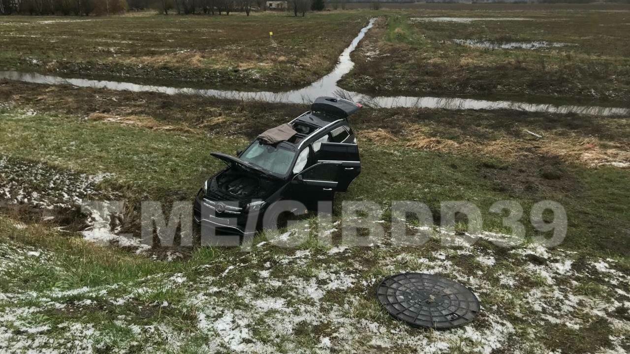 Под Гвардейском машина разогналась и вылетела в кювет, пострадал ребёнок -  Новости Калининграда