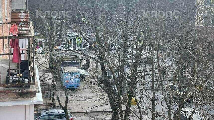 Трамвай въехал в машину: на Леонова произошло ДТП, собирается пробка  - Новости Калининграда | Фото: очевидец
