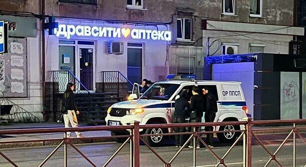 Отметили День молодёжи, кидая бутылки в машины: в Калининграде полицейские разогнали группу подростков-хулиганов (видео)