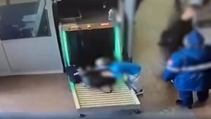В Санкт-Петербурге на Московском вокзале руку четырёхлетнего мальчика зажало в досмотровой ленте (видео)