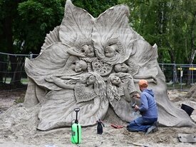 Фото дня: в Светлогорске готовятся к открытию фестиваля песочных скульптур