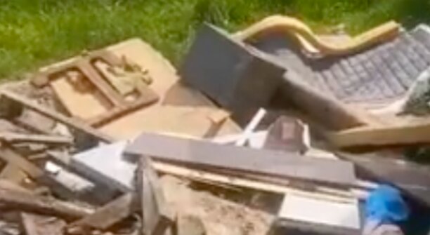 Дятлова: мэрия займётся поиском и наказанием водителя, загадившего газон на улице Ульяны Громовой (видео)