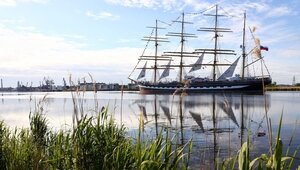 Барк «Крузенштерн» возвращается в Калининград после учебного рейса вокруг Африки (видео)