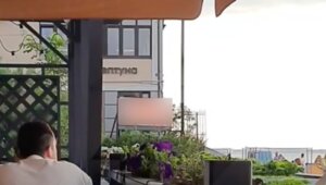 В Зеленоградске на рекламном щите у побережья показывали порнографический фильм