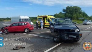 Водитель Nissan не уступил дорогу Mazda: подробности ДТП на пересечении Южного обхода и Аллеи Смелых