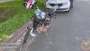 На Гайдара подростка сняли с питбайка, транспорт отогнали на штрафстоянку 