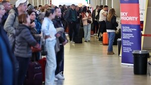Калининградка прошла онлайн-регистрацию на рейс в Москву, заплатив за место, но её заставили отстоять очередь в Храброво  