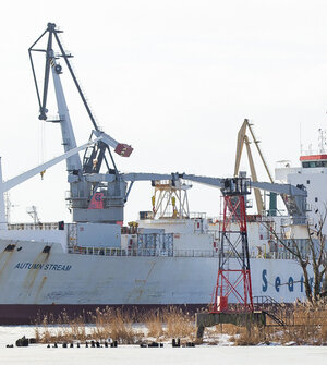 Заказ на паромы для Калининградской области, которые собирались строить на приморской «Звезде», отдали Крыму