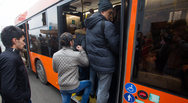 Штурм автобусов в Балтрайоне: власти Калининграда объяснили, почему ситуация не изменится 
