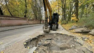 При ремонте улицы Галицкого в Калининграде снесут мрачный забор, чтобы открыть вид на парк