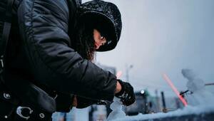 В Калининграде бразильская волейболистка «Локомотива» впервые увидела снег (видео)