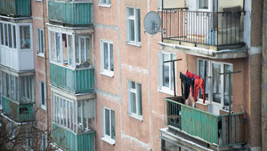 «Это издевательство»: калининградцы попросили увеличивать крошечные балконы хрущёвок во время капремонта