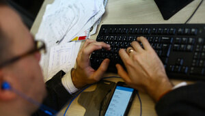 Калининградцы и жители других городов жалуются на сбои в работе умных колонок «Алиса»