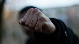 В Калининграде двое мужчин надели знакомому пакет на голову и потребовали у его семьи полмиллиона рублей