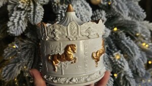 Ароматы Кёнигсберга, спа-наборы и милые лошадки: где найти новогодний подарок из вишлиста близкого человека (фото)