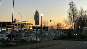 Падал и горел: калининградка засняла странный объект в небе (видео)  