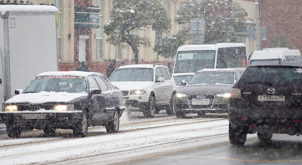 Синоптики уточнили, когда калининградцам и жителям области ждать транспортного коллапса из-за гололёда на дорогах
