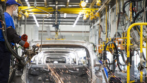 Может производить и продавать машины: в Россию вернулся концерн, собиравший авто в Калининграде