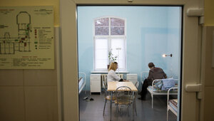 «Ситуация напоминала пыточную камеру»: калининградца незаконно лишили прав, когда он не смог сдать анализ мочи 