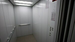 «Это неправильно, так быть не должно»: Беспрозванных высказался о калининградских домах с вечно ломающимися лифтами