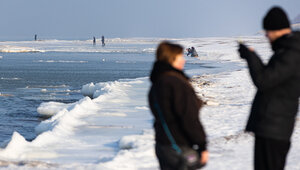 «Будем держать оборону столько, сколько потребуется»: Беспрозванных продлил режим повышенной готовности из-за морозов
