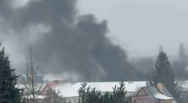 Пожар на складе красок и застрявший в аэропорту «Локомотив»: 6 событий, которые калининградцы обсуждали в выходные   