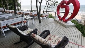 Прочь с пляжа: Росимущество выиграло в суде иск о выселении кафе с берега моря в Янтарном  