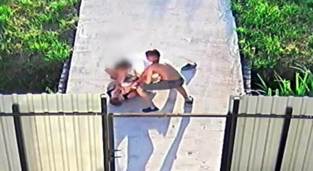 «Это был ад»: мама мальчика из Гурьевска, которого душила соседка, рассказала, как та преследует её семью  