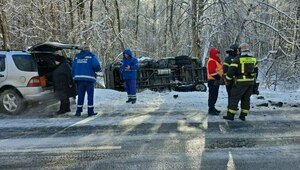 В Калининградской области перевернулась машина скорой помощи, пострадали трое (фото)  