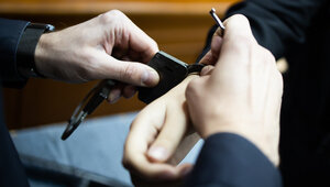 63-летний калининградец на старости лет решил спонсировать экстремистов