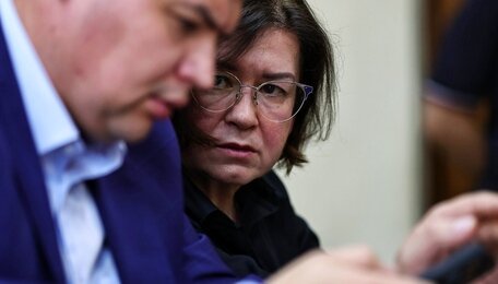 «Говорила, что если уволится — он испортит ей жизнь»: дочь Мялкиной рассказала об отношениях матери и экс-ректора БФУ  